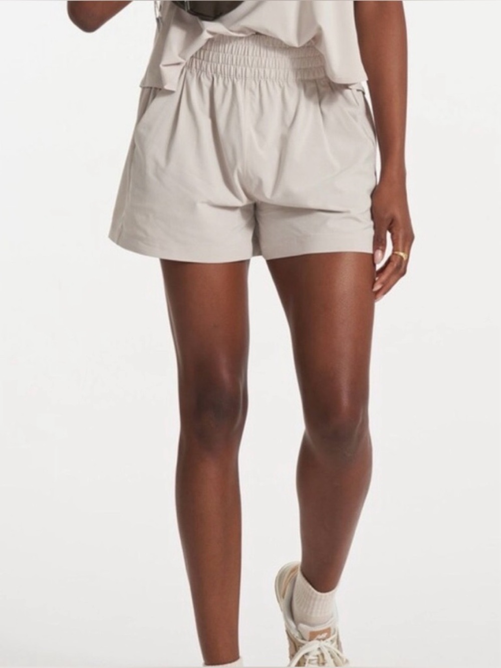 Vuori Women’s Villa Shorts - Picture 7 of 15